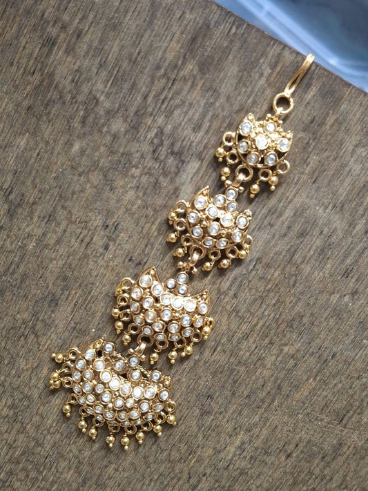 Ishhaara Half Moon Beaded Design Tikka
