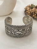 Ishhaara Hand Crafted Silver Metal Cuff