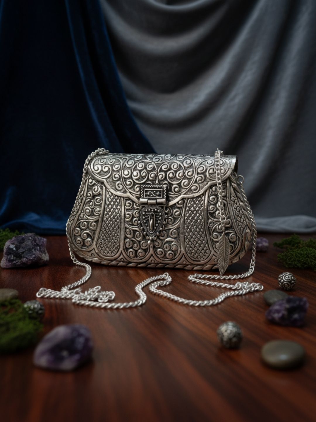 Ishhaara Hand Made Silver Plated Ladies Purse