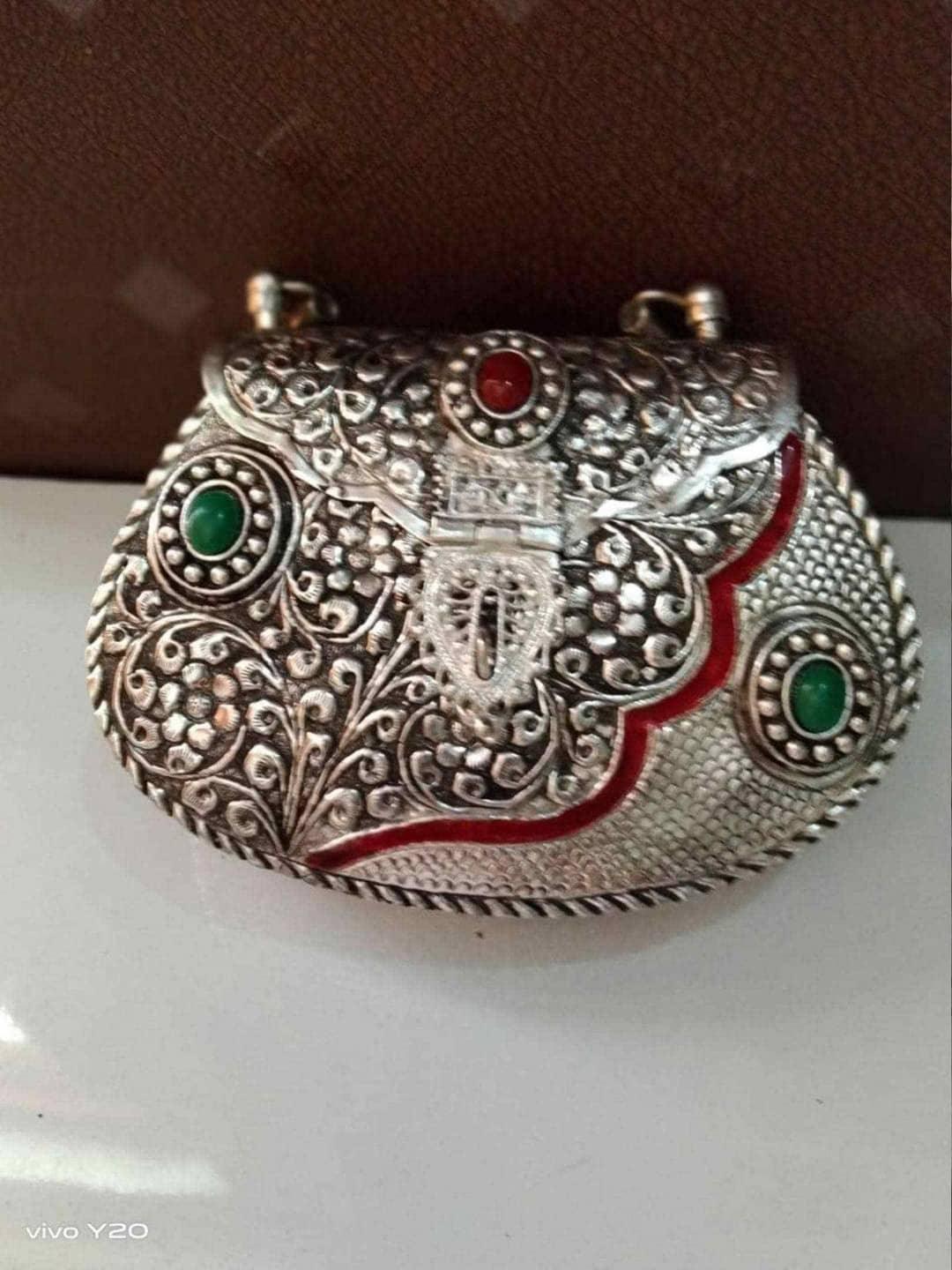 Ishhaara Handcraft Brass Silver Clutch