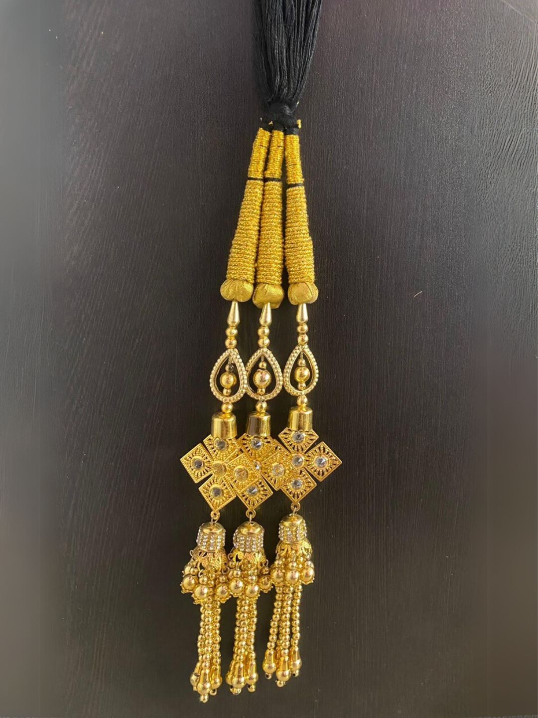 Ishhaara Handcrafted Braided Traditional Paranda