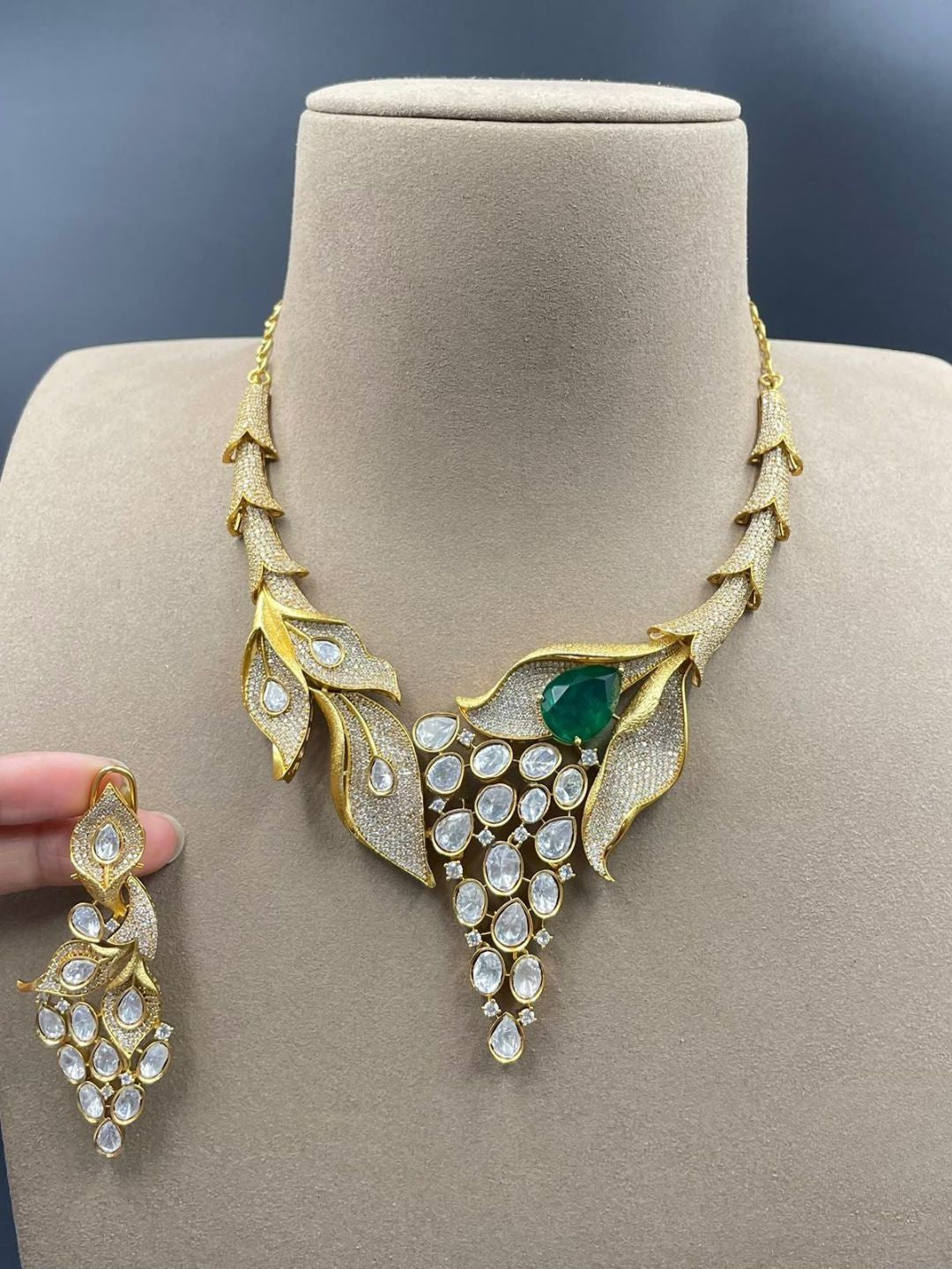 Ishhaara Handcrafted Exquisite Choker Neckalce