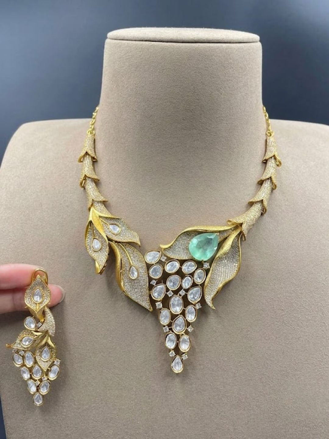 Ishhaara Handcrafted Exquisite Choker Neckalce