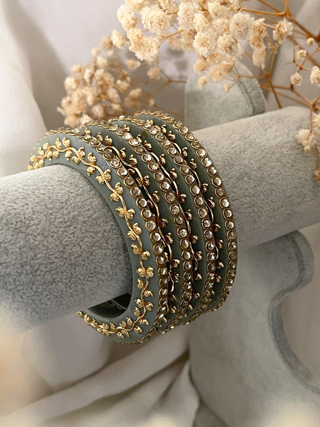 Ishhaara Handcrafted Kundan Studded Rajwadi Bangles