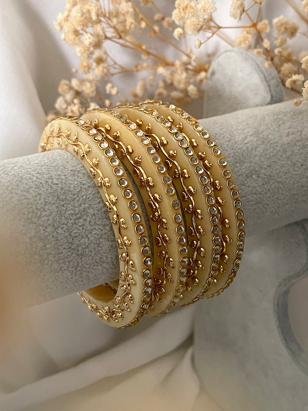 Ishhaara Handcrafted Kundan Studded Rajwadi Bangles