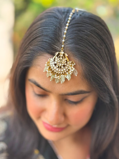 Ishhaara Handcrafted Pearl Embellished Maang Tikka
