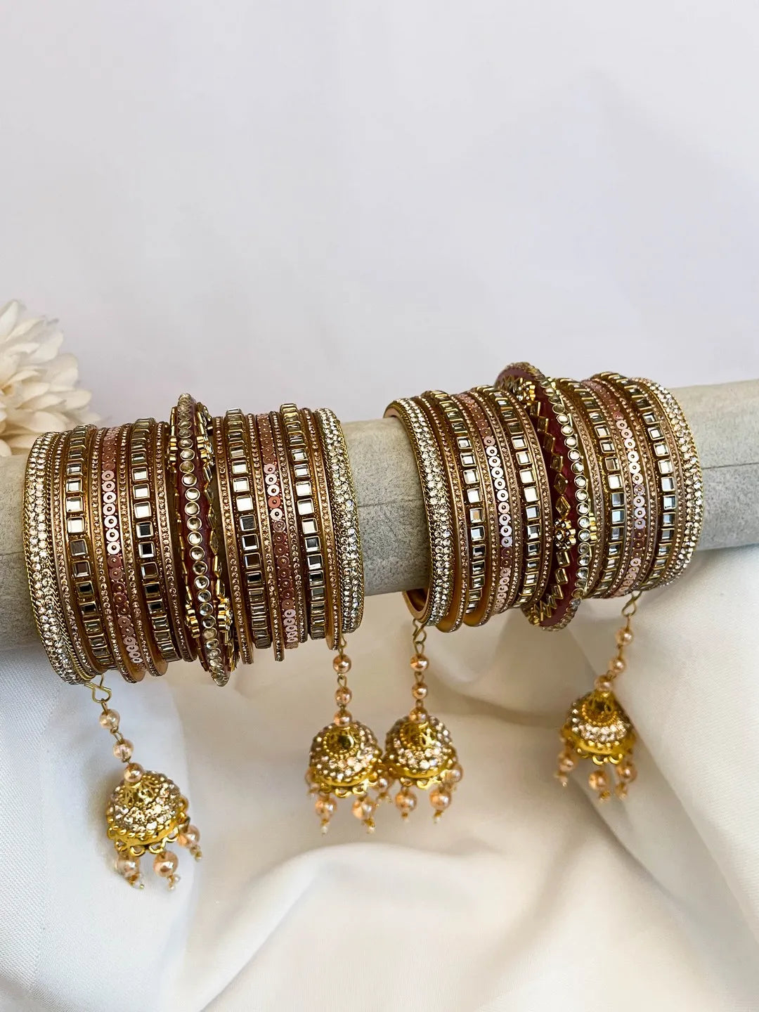 Ishhaara Handcrafted Stone And Crystal Studded Chooda
