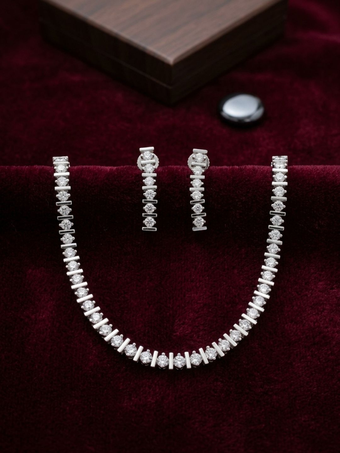 Ishhaara Handcrafted Stone Studded Single Line Necklace