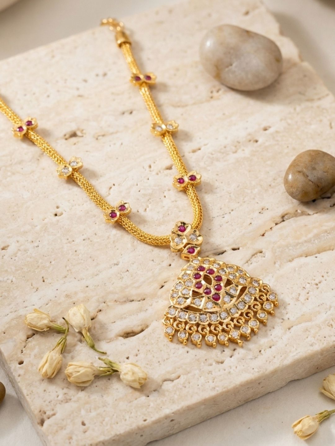 Ishhaara Handfinished Traditional Attigae Necklace