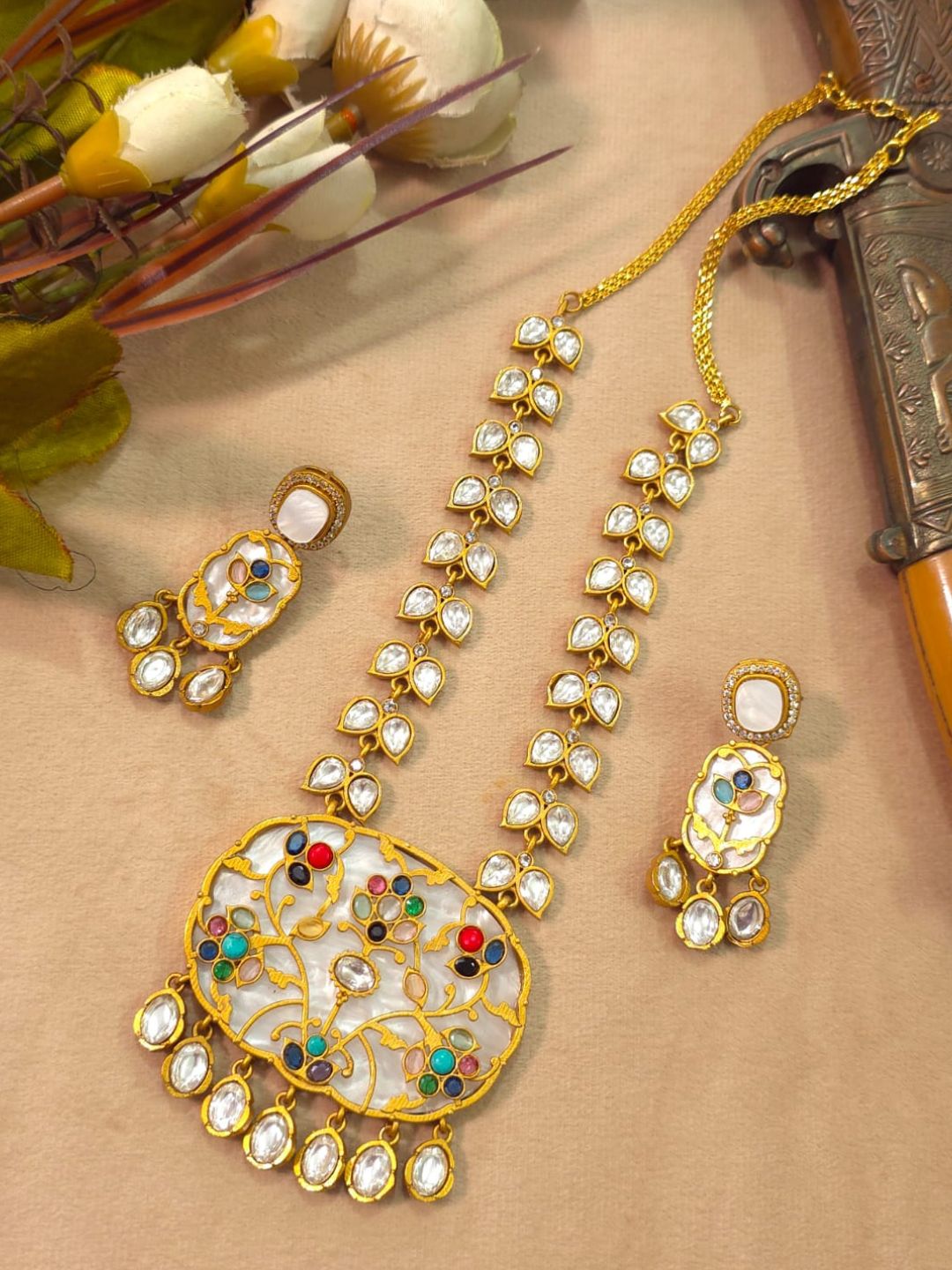 Ishhaara Handmade Druzy Stone Pendant Necklace