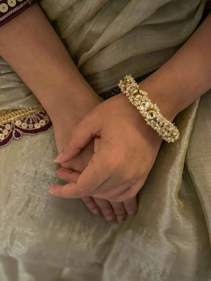 Ishhaara Handmade Round Shaped Kundan And Pearl Studded Bangle