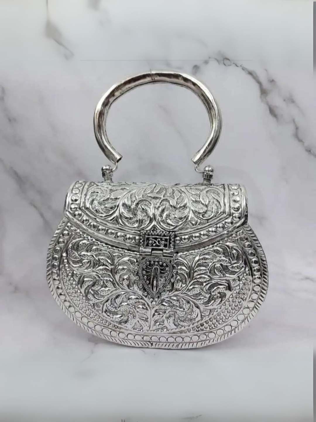 Ishhaara Handmade Silver Metal Vintage Style Purse Sling Clutch