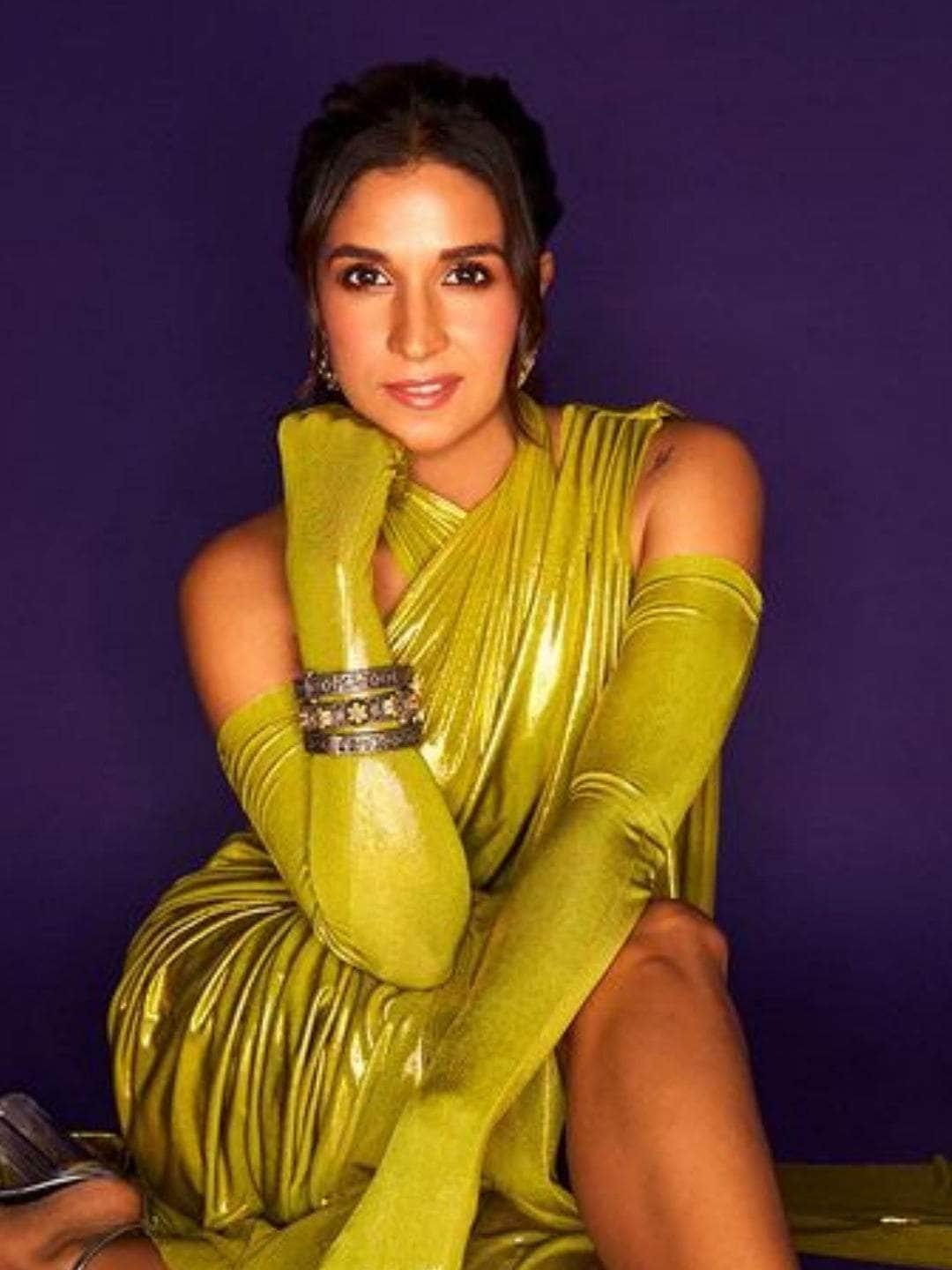Ishhaara Harleen Sethi In Oxidised Tribal Bangle With Flowers