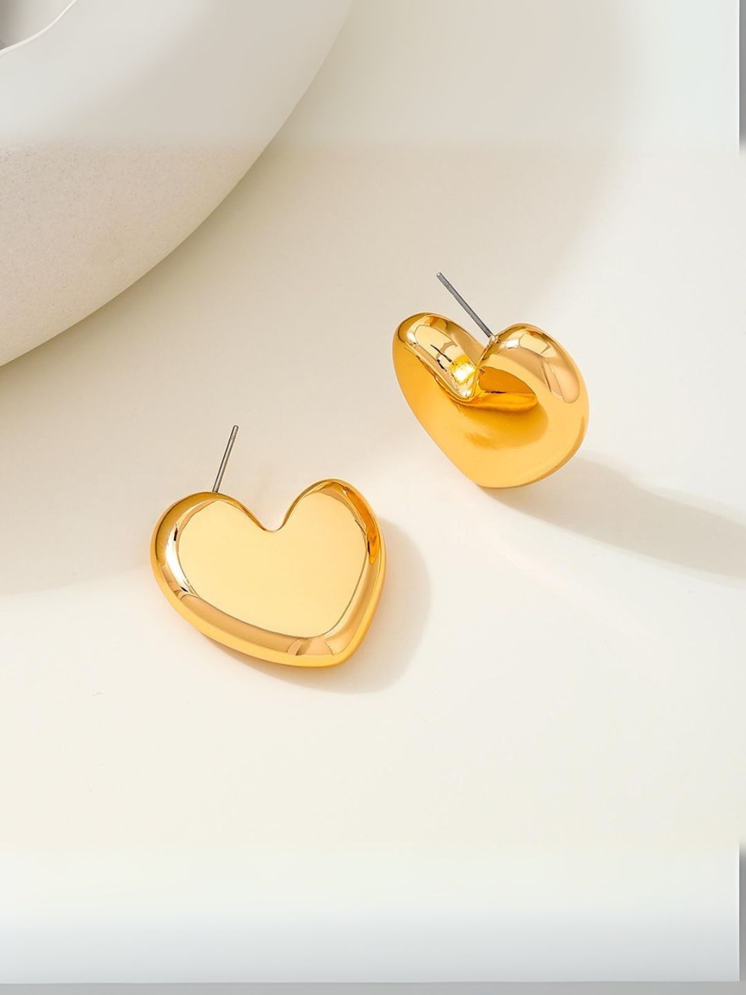 Ishhaara Heart Earring