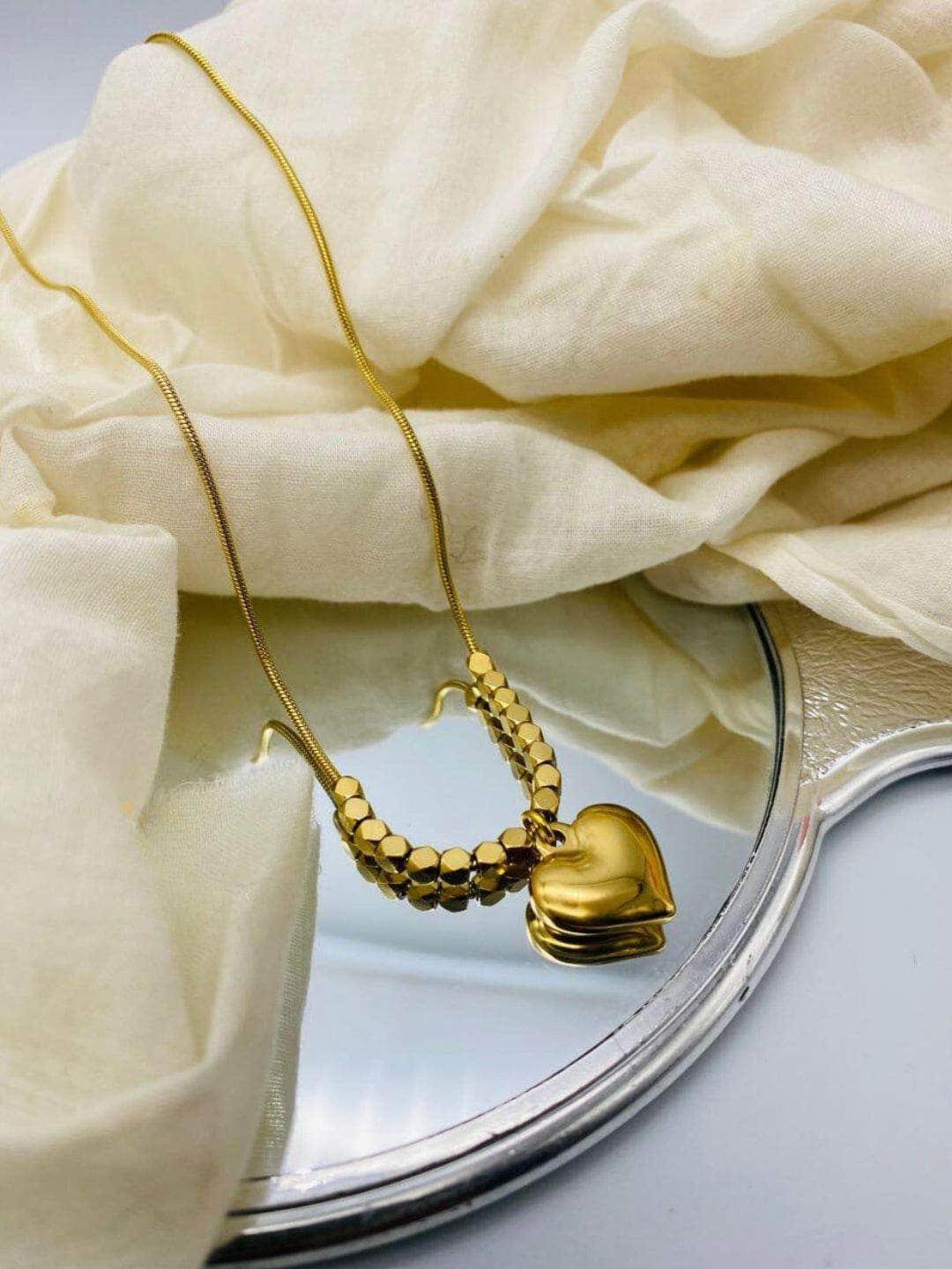 Ishhaara Heart Pendant Necklace