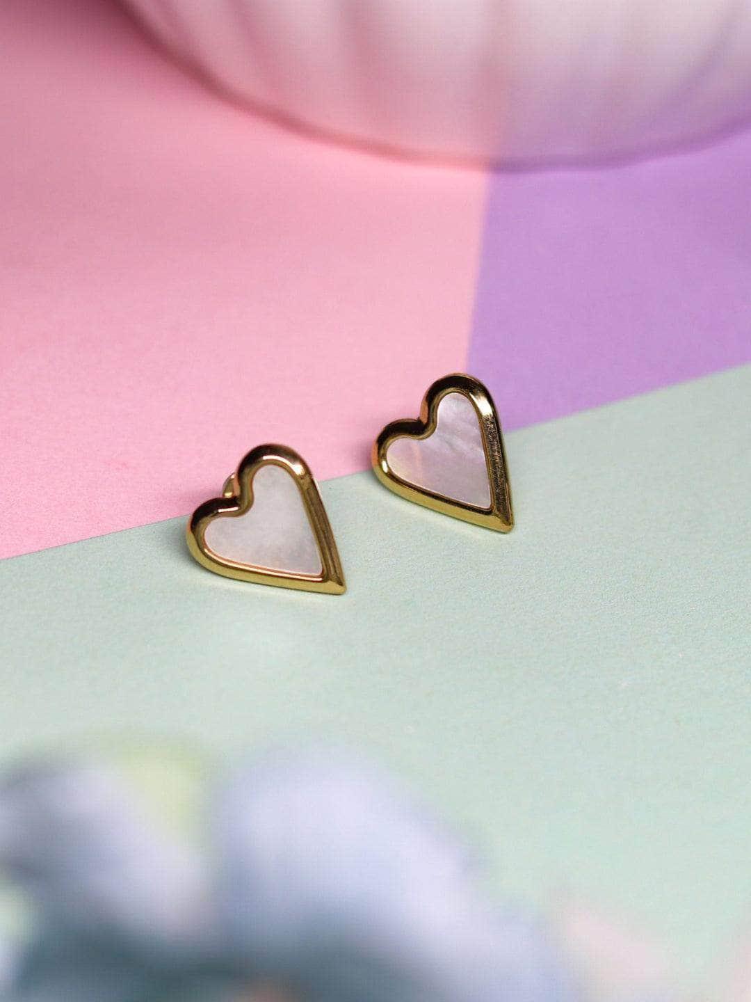 Ishhaara Heart Studs