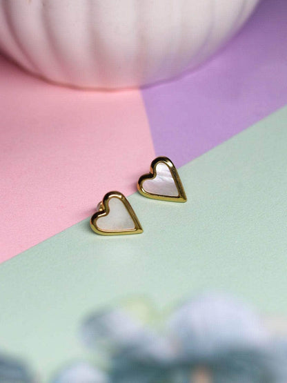 Ishhaara Heart Studs