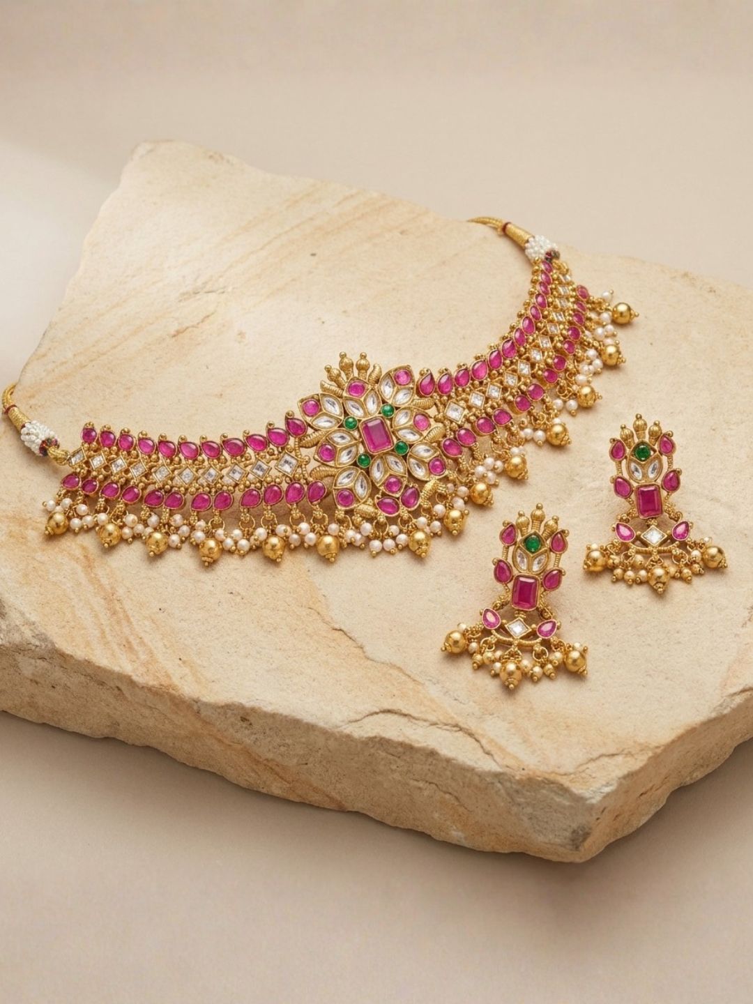 Ishhaara Heavy Jadau Kundan Choker