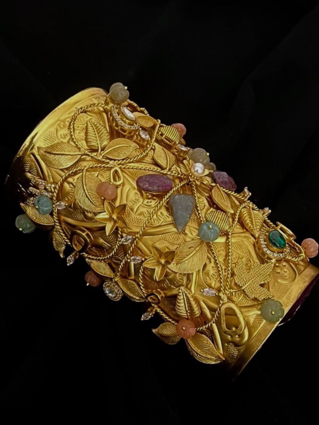 Ishhaara Heritage Statement Handcuff