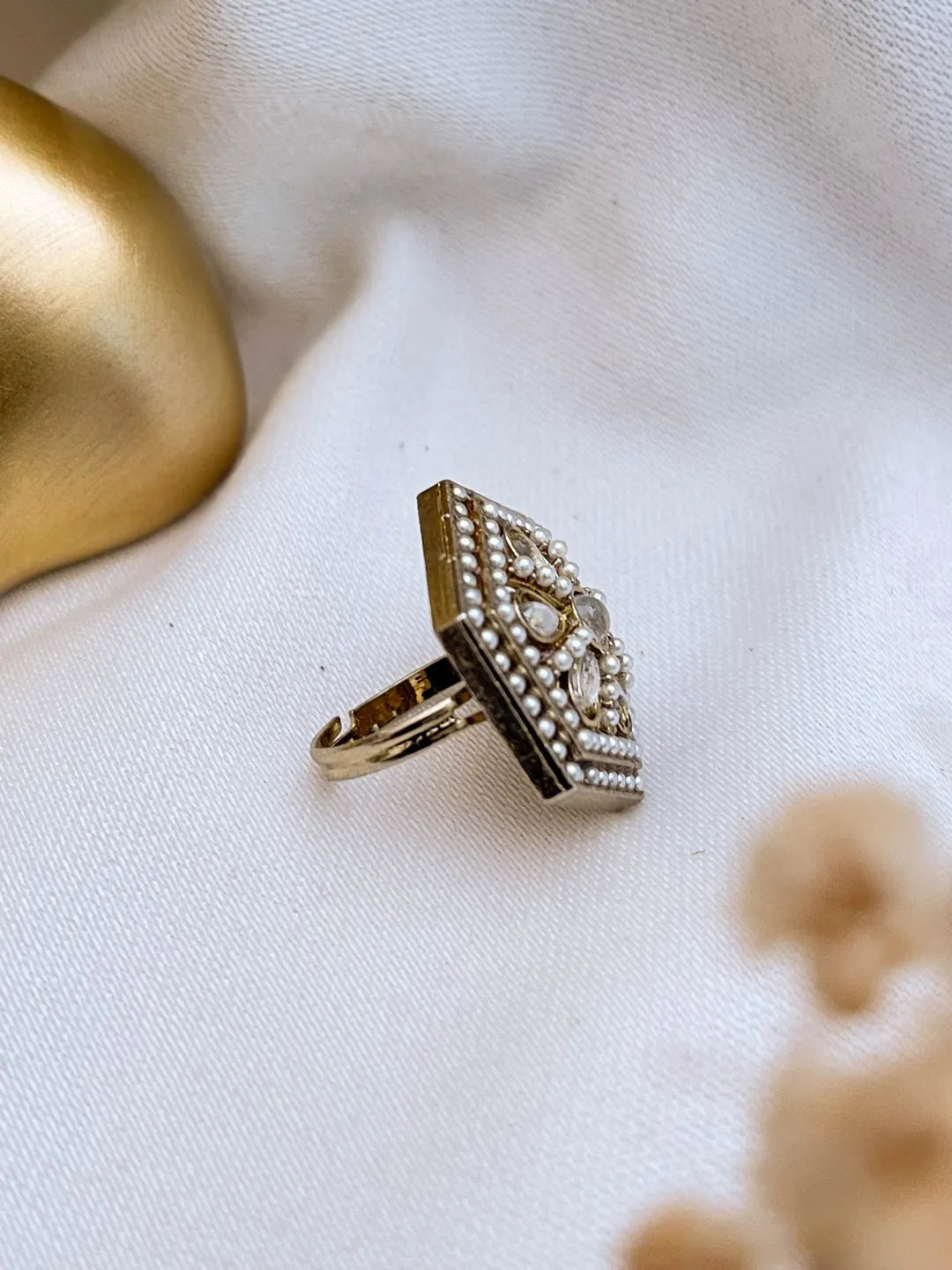 Ishhaara Hexagon Moti Finger Ring
