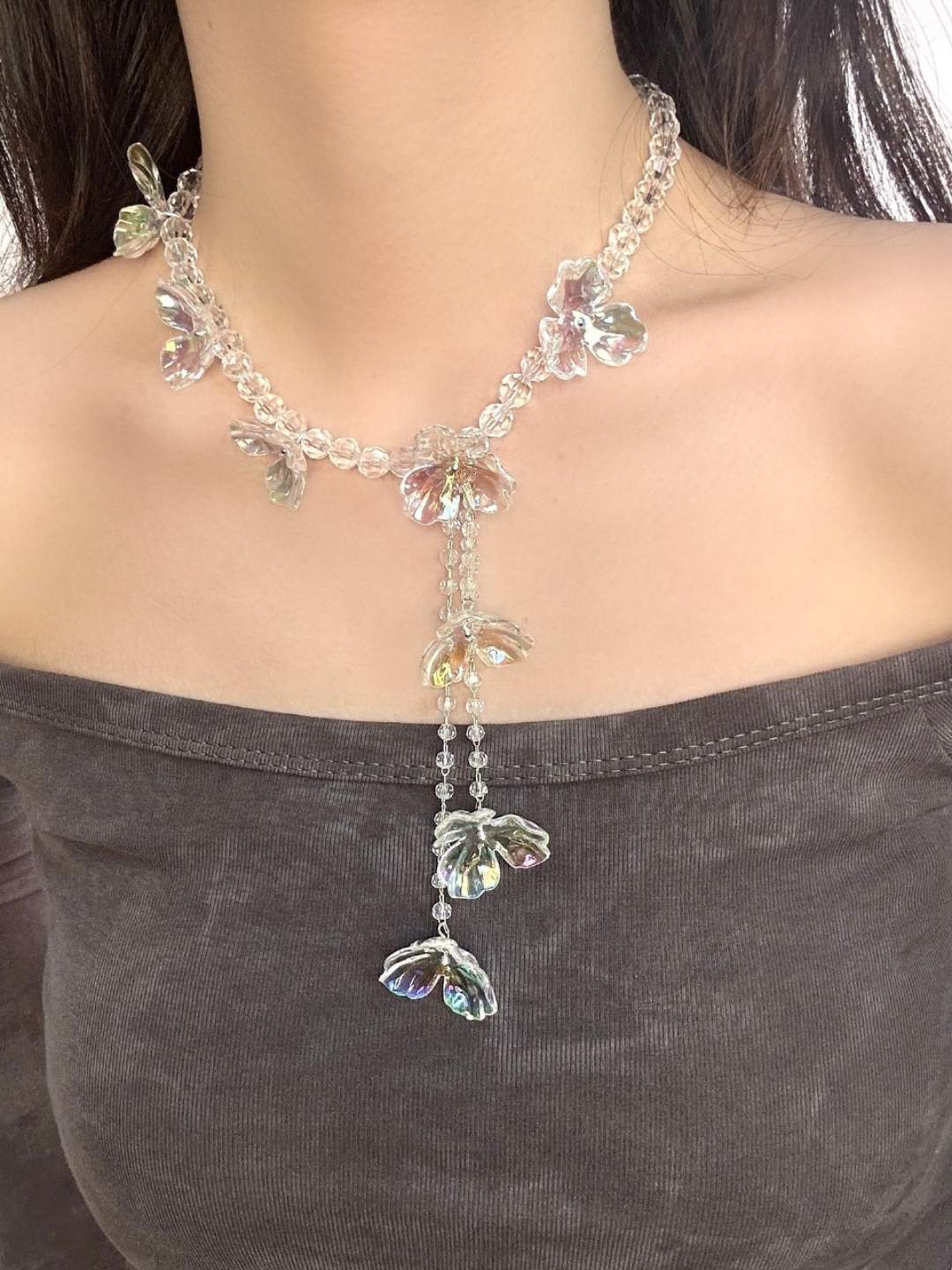 Ishhaara High Grade Crystal Flower Necklace