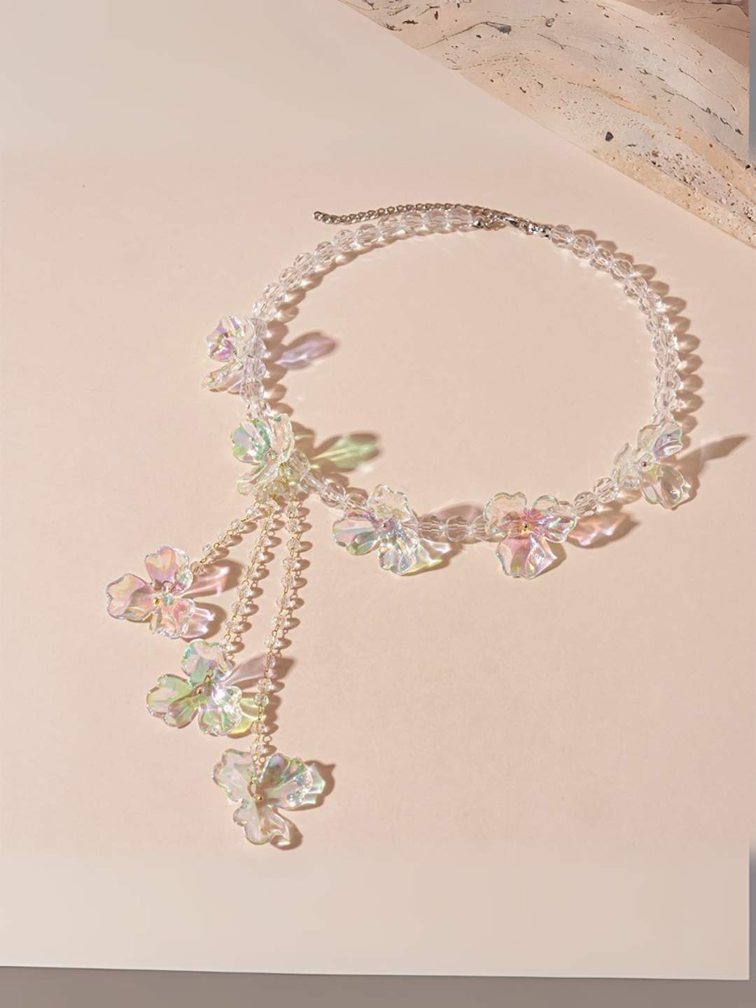 Ishhaara High Grade Crystal Flower Necklace