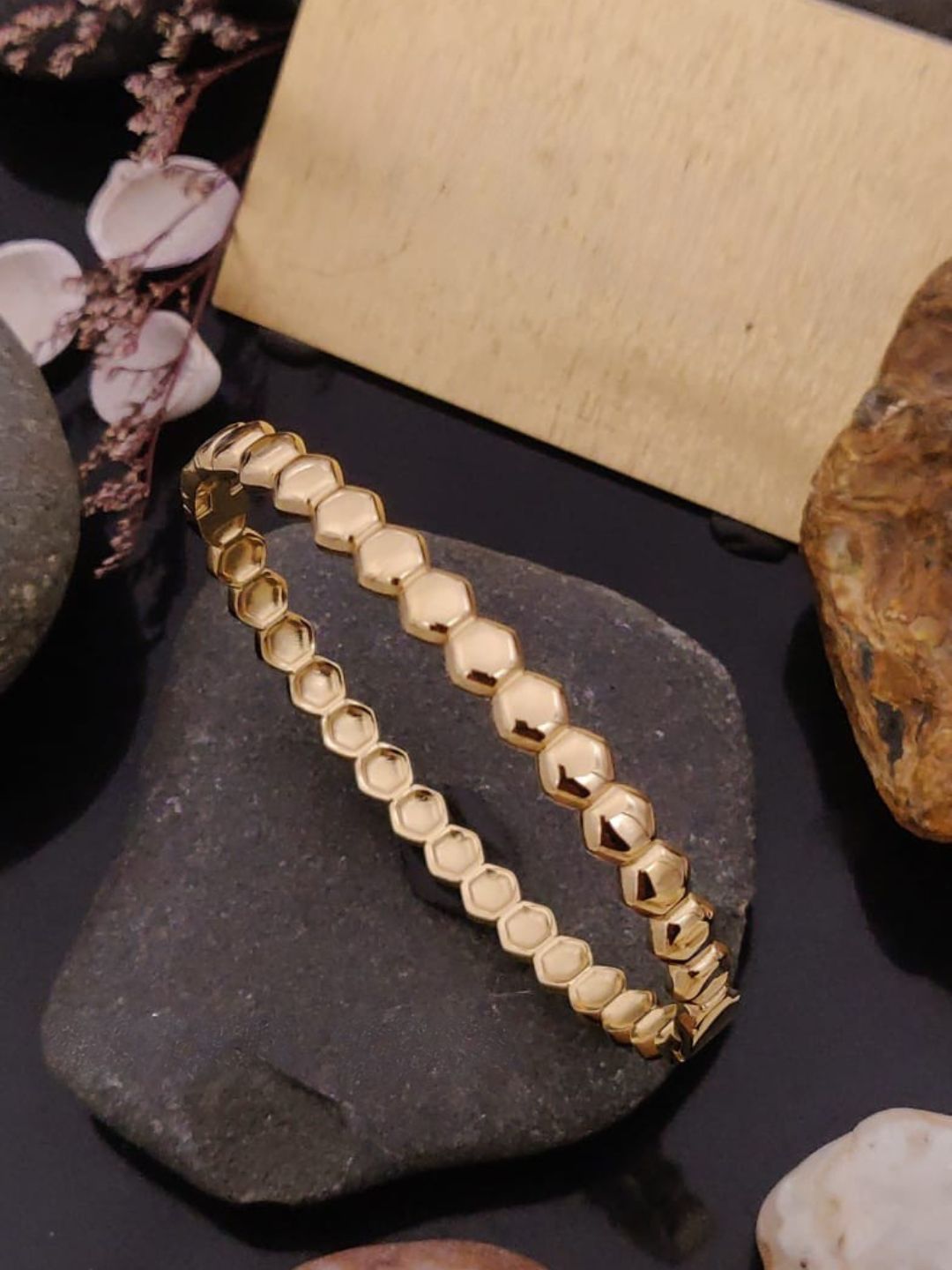 Ishhaara Honey Comb Design Bracelet