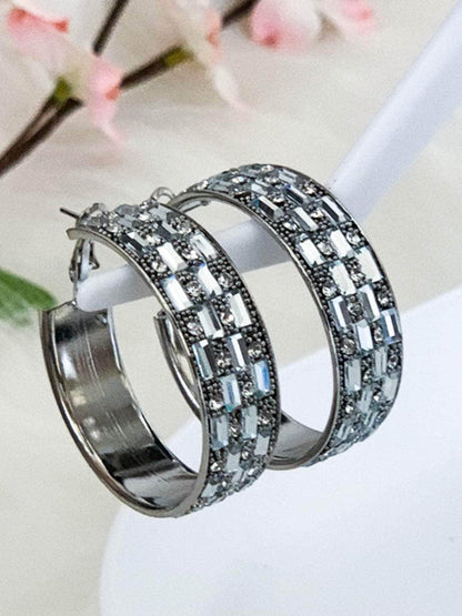 Ishhaara Huma Qureshi In Bejeweled Hoops