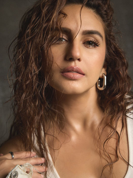 Ishhaara Huma Qureshi In Geometric Hoop Earrings Silver