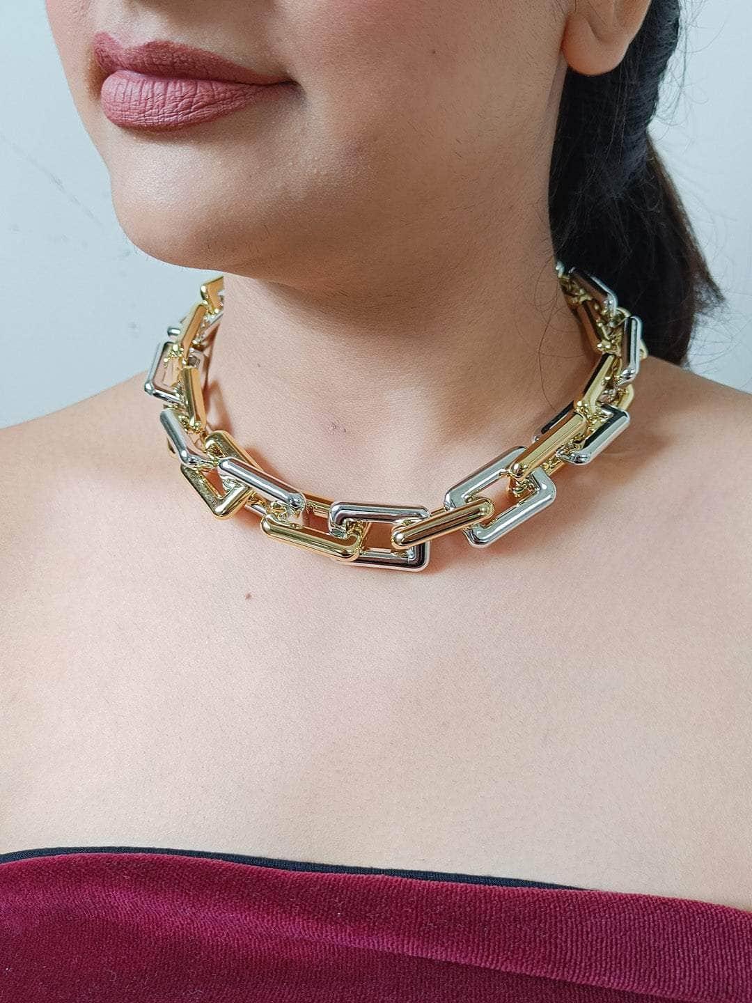 Ishhaara Huma Qureshi In Rectangular Link Acrylic Necklace