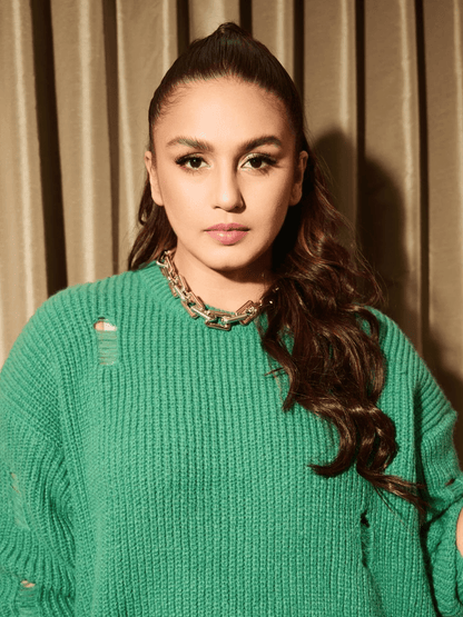 Ishhaara Huma Qureshi In Rectangular Link Acrylic Necklace