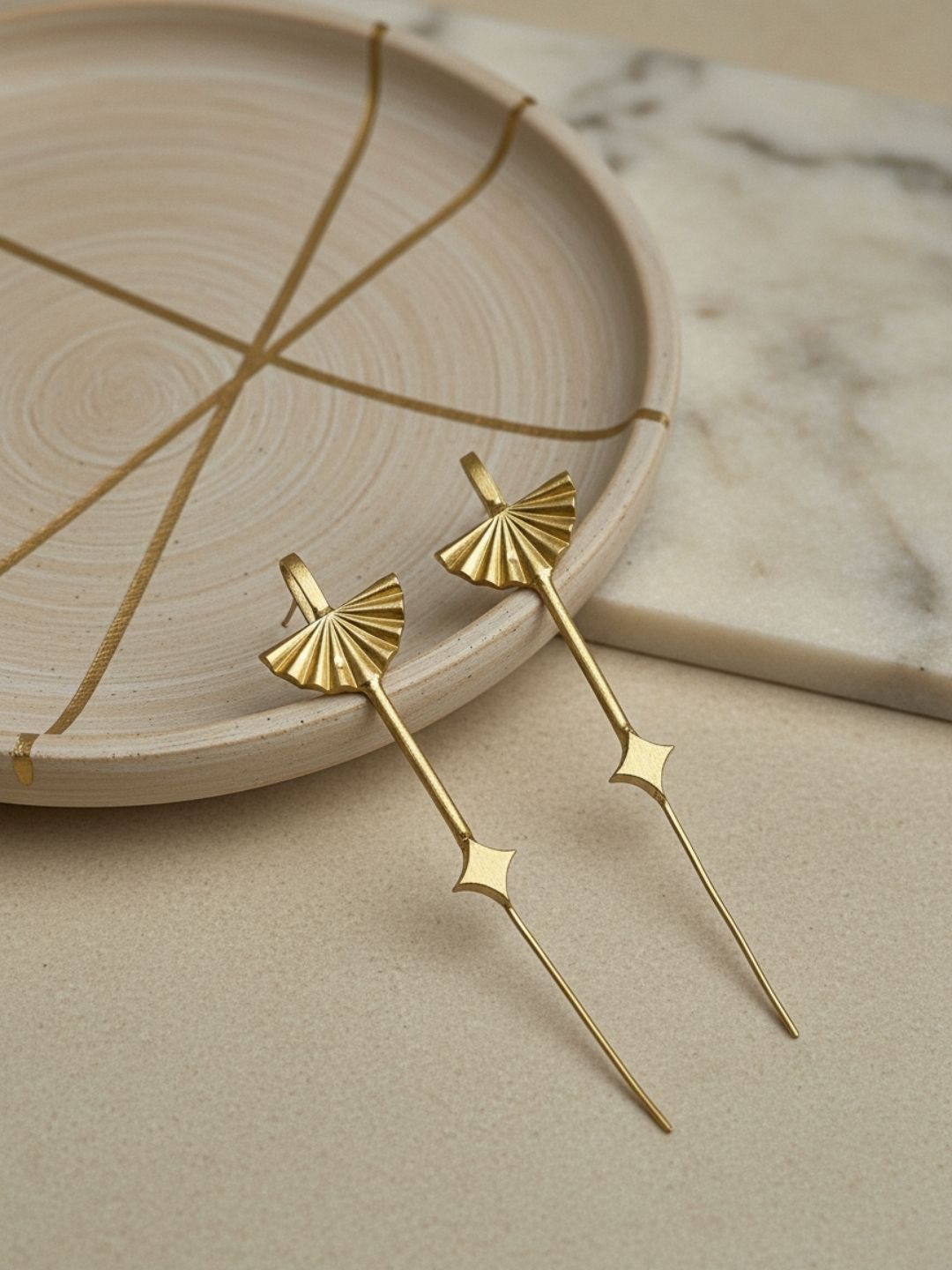 Ishhaara Inayat Earcuff