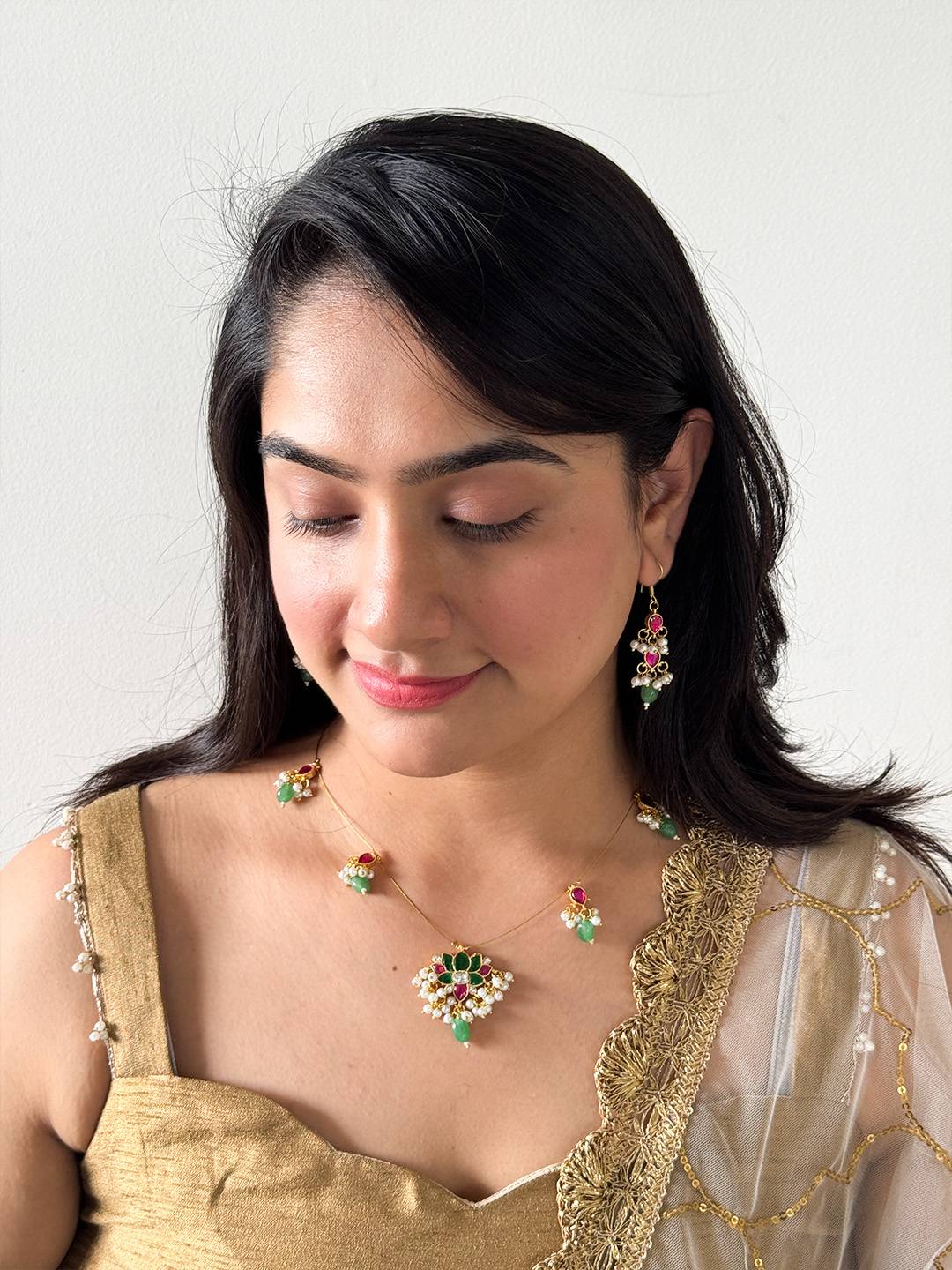 Ishhaara Invisible Jadau Kundan Necklace