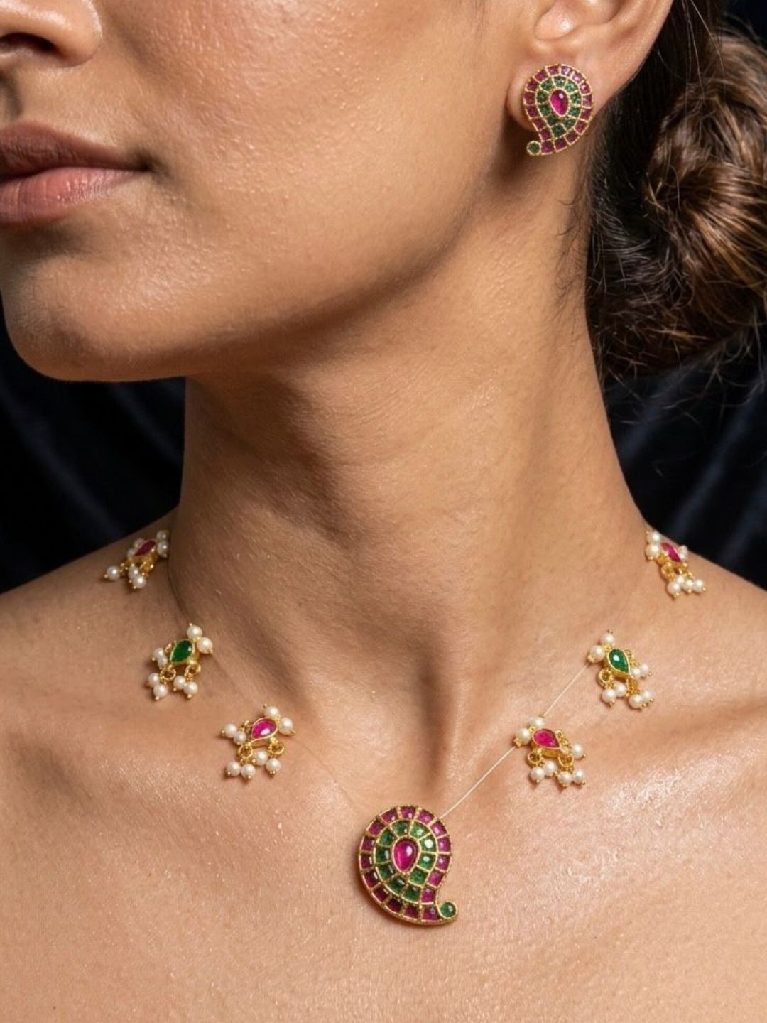 Ishhaara Invisible Managa Necklace