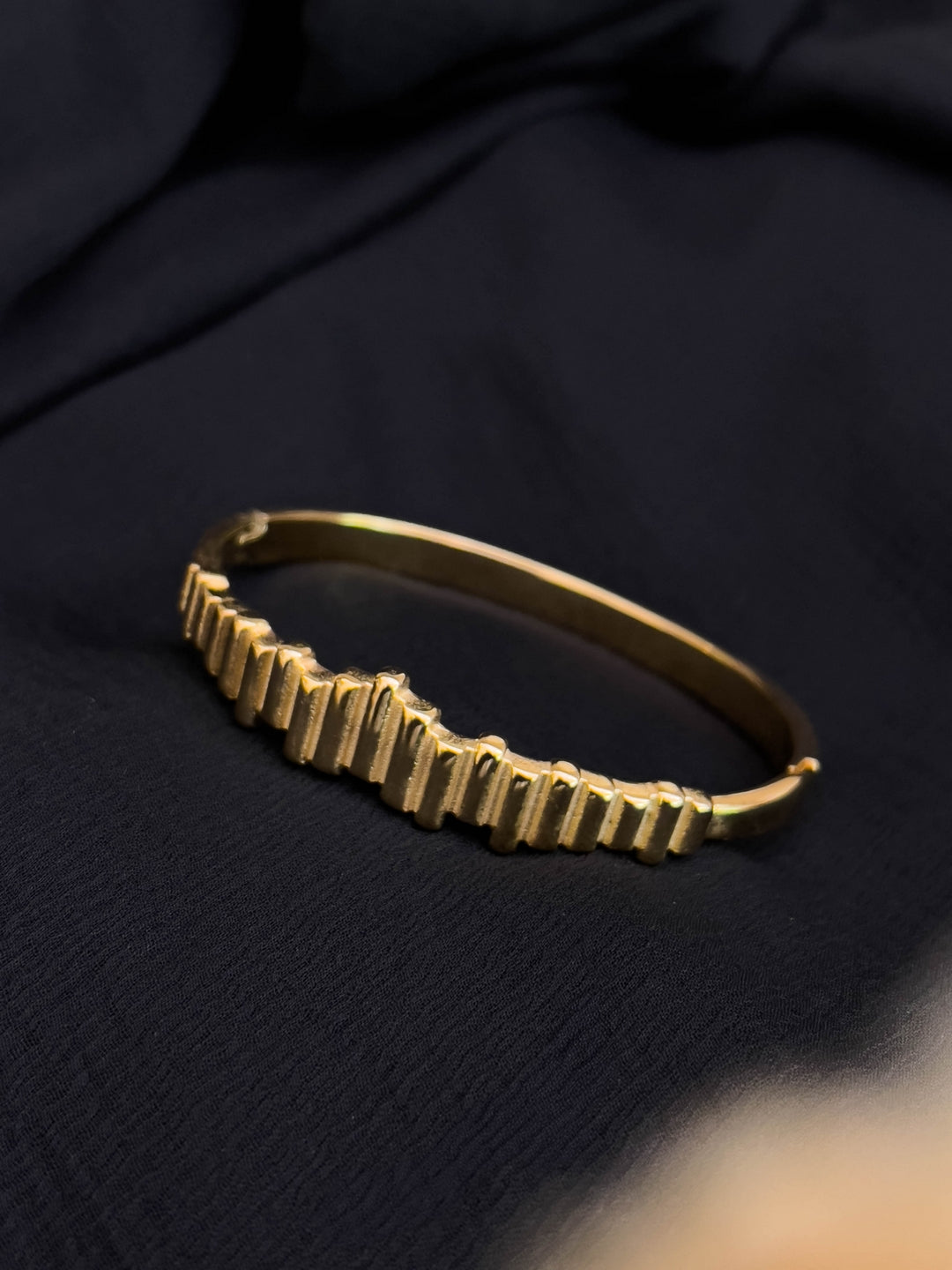 Ishhaara Irregular Geometric Stainless Steel Kada