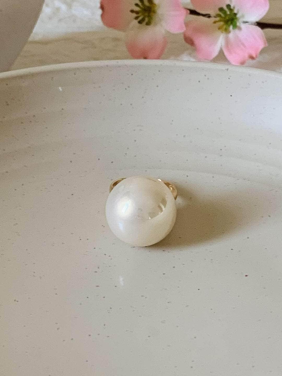 Ishhaara Pearl Ring Ivory