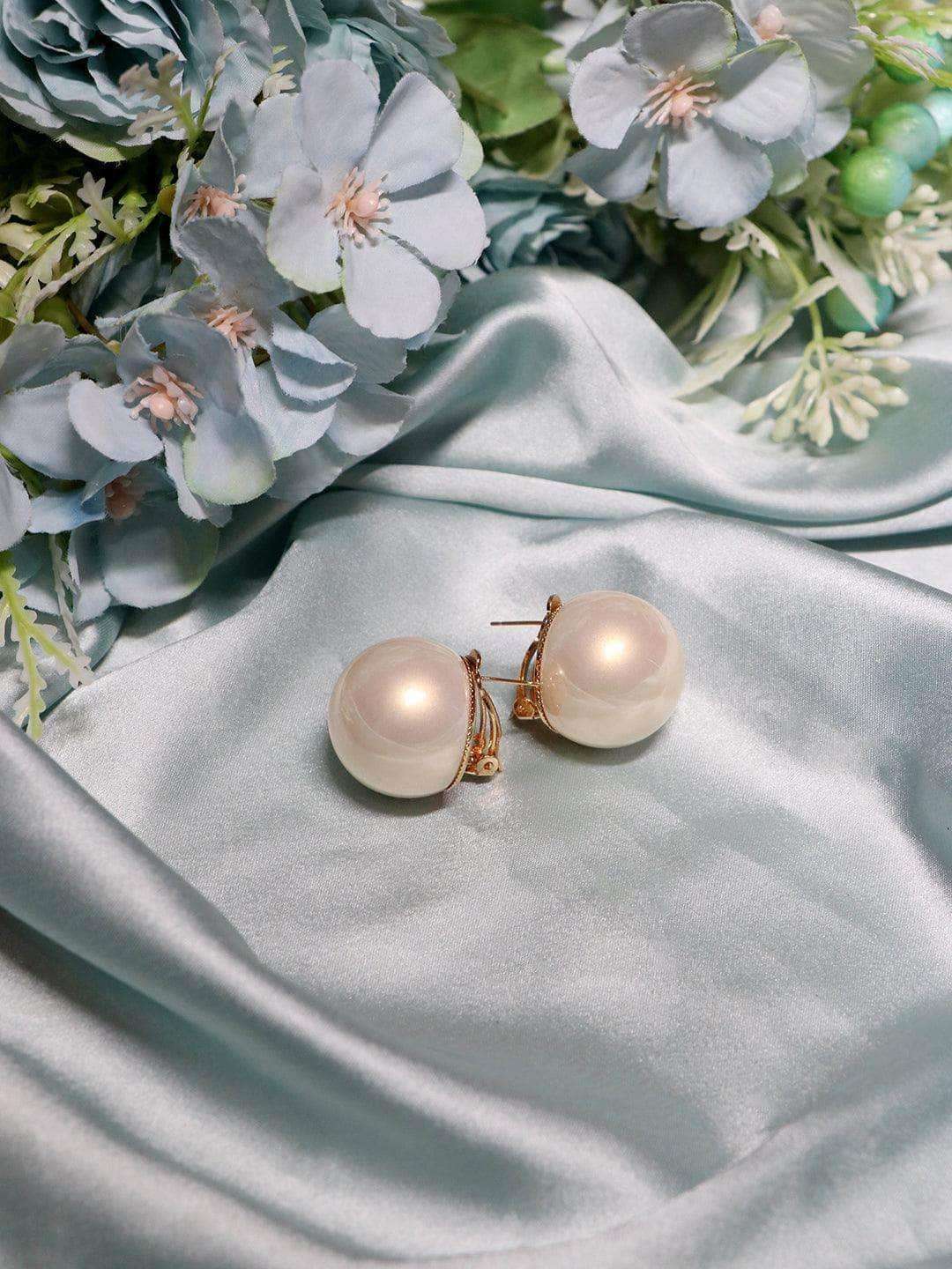Ishhaara Samidha Singh In Big Pearl Statement Studs Ivory