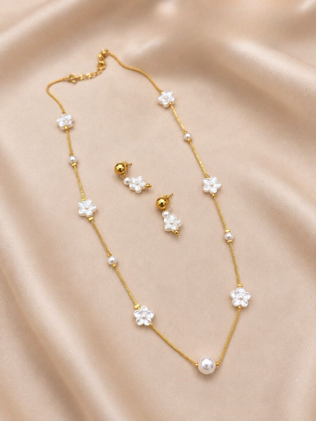 Ishhaara Ivory Shell Flower Charm Necklace & Earring Set