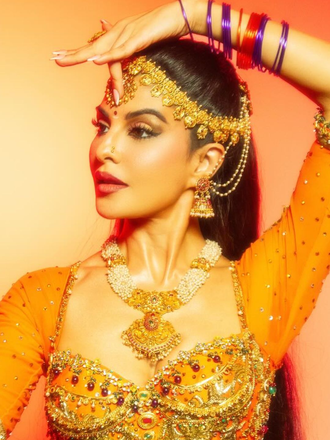 Ishhaara Jacqueline Fernandez In Lakshmi Gutta Pusalu Haram Jewellery Set