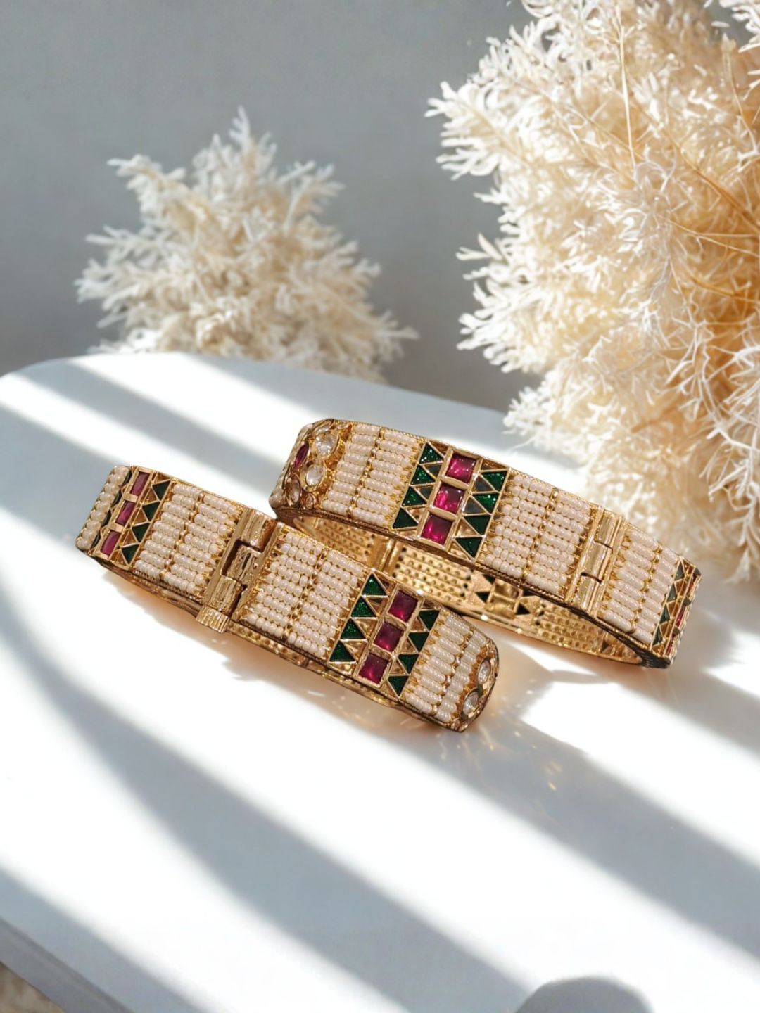 Ishhaara Jadau Kundan Bangles