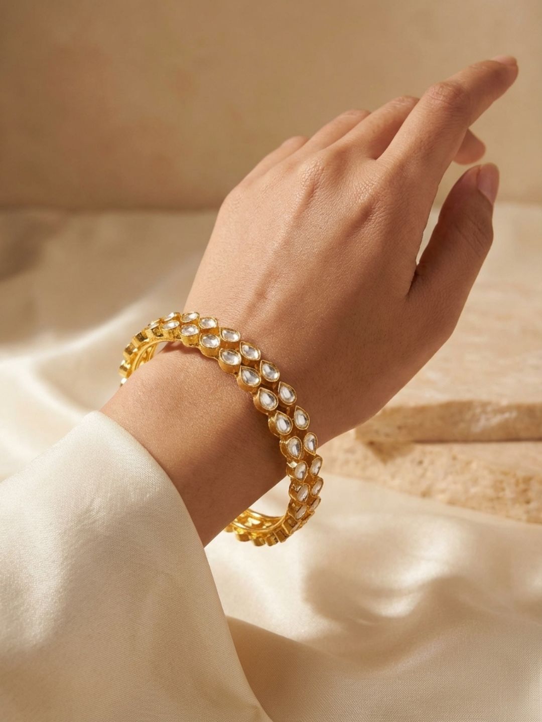Ishhaara Jadau Rajwadi Drop Shaped Traditional Kundan Bangles