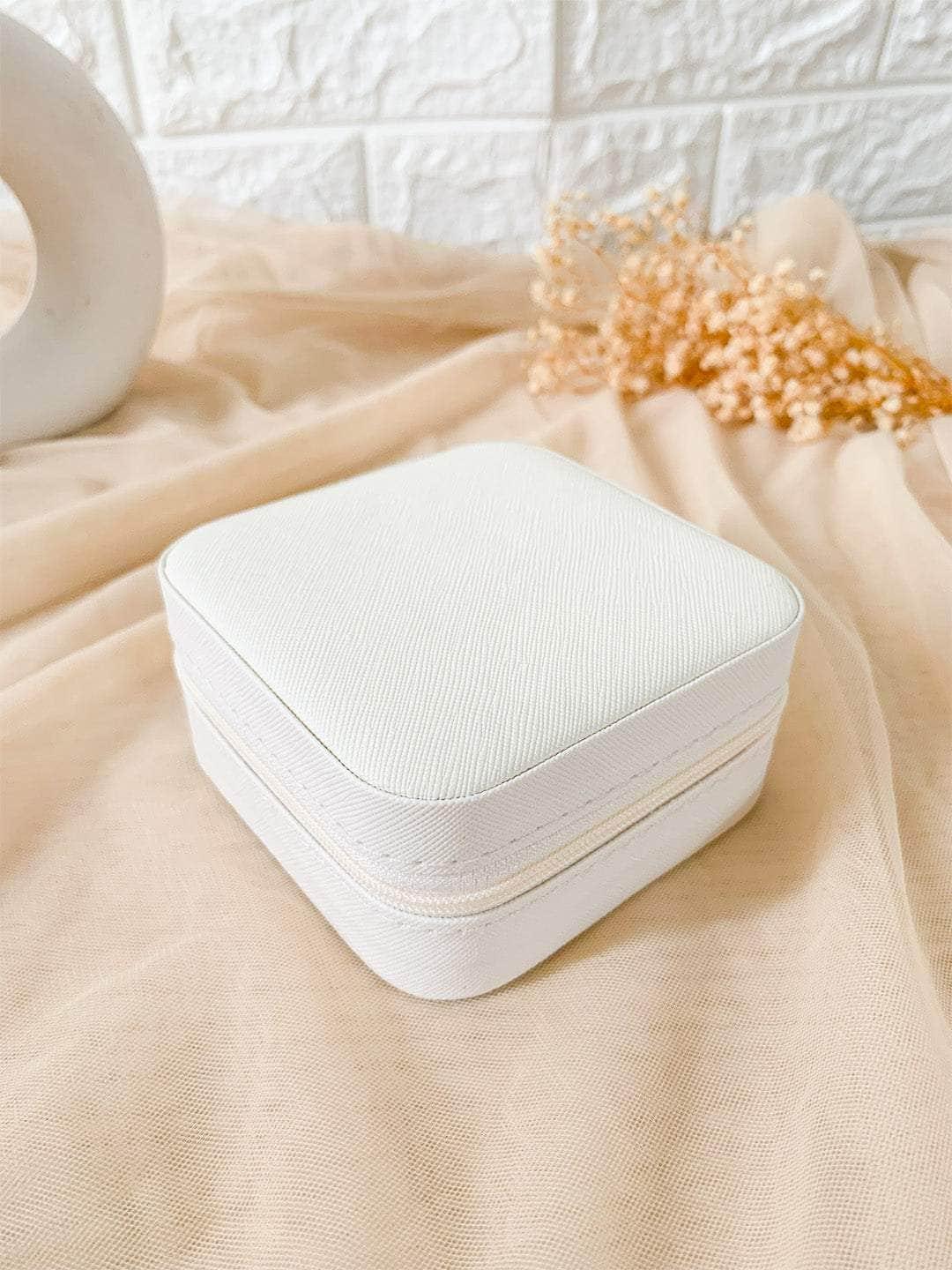 Ishhaara Jewelry Organizer Case For Easy Travelling