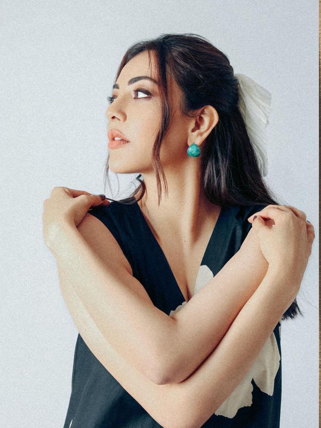 Ishhaara Kajal Aggarwal In Vintage Cuff Earrings