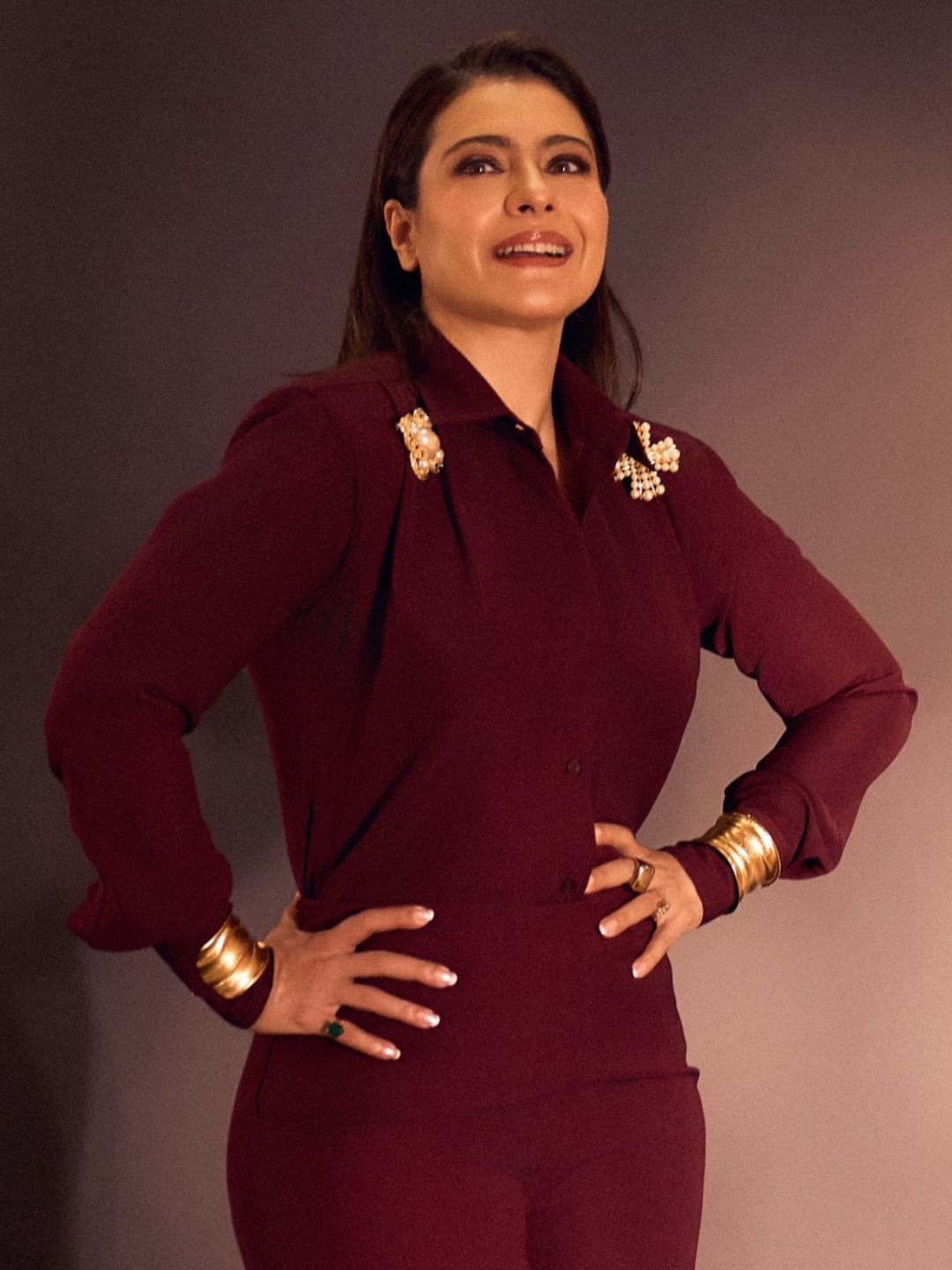 Ishhaara Kajol Devgan In Gold Signet Ring