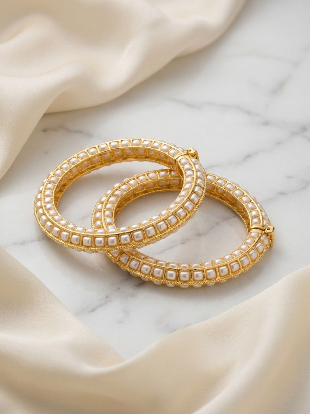Ishhaara Kemp Stone Bangles