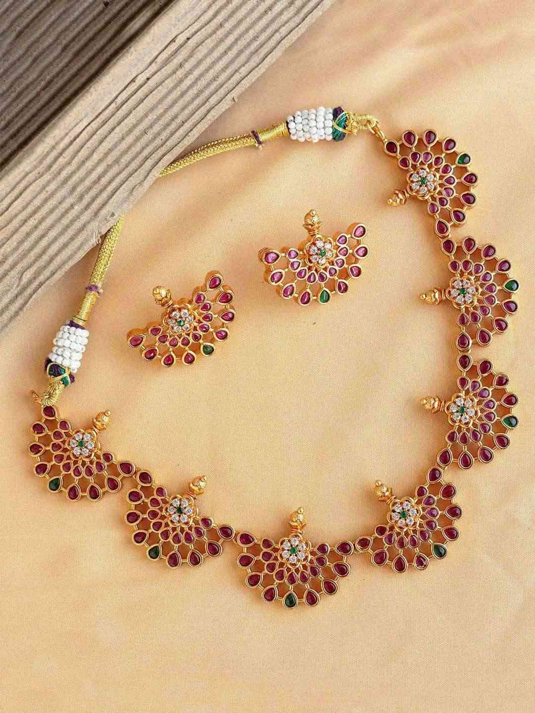 Ishhaara Kemp Stone Interchangeable Bridal Choker