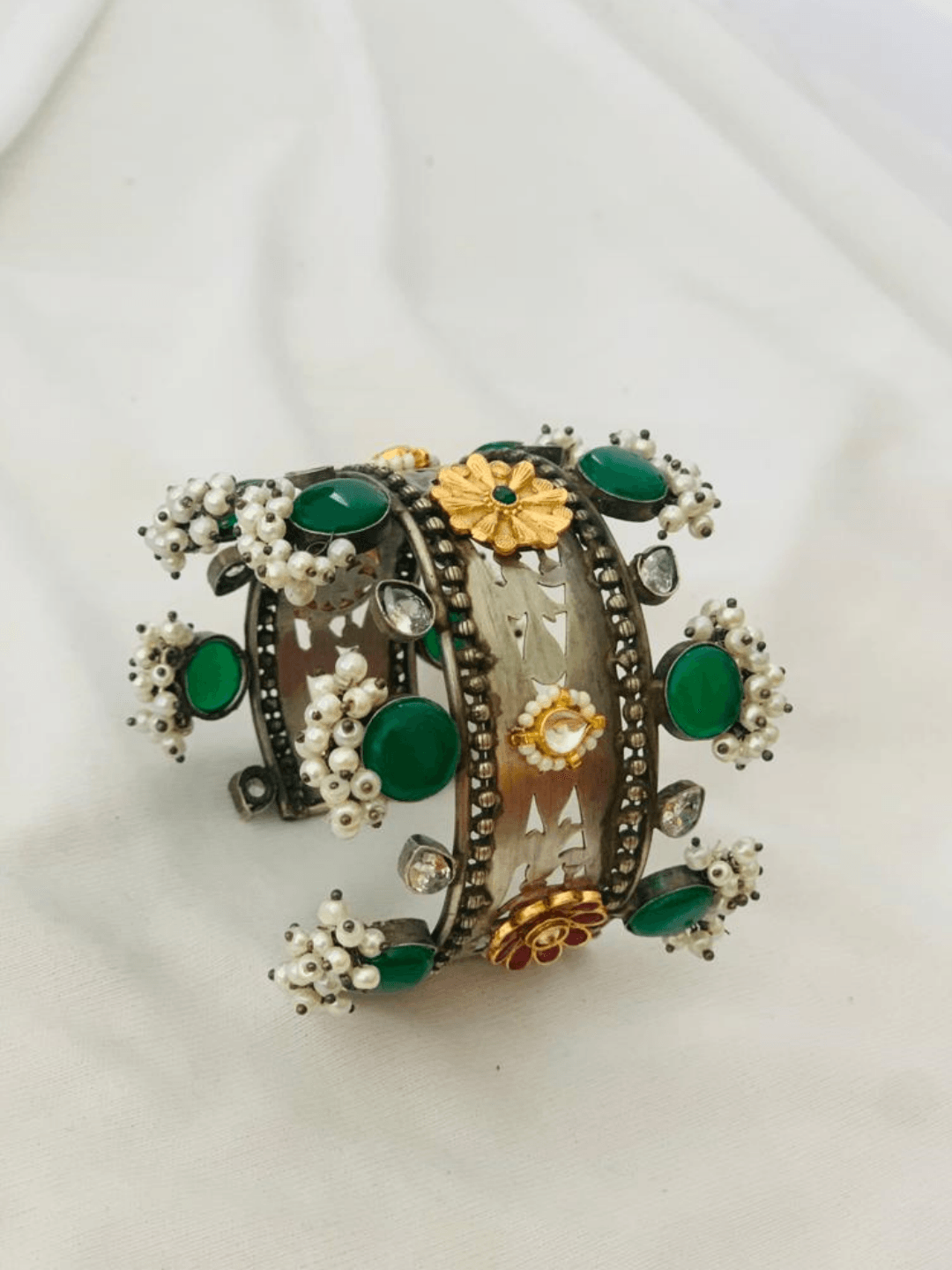 Ishhaara Khushnaz Ashdin Turner In Green Oxidised Pearl Hand Cuff