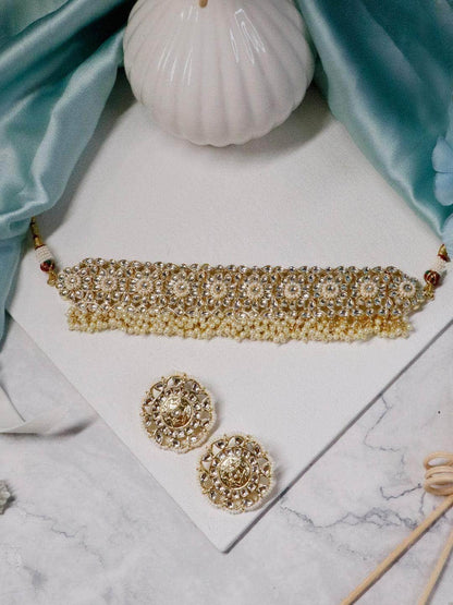Ishhaara Kinjal In Flower Moti Choker