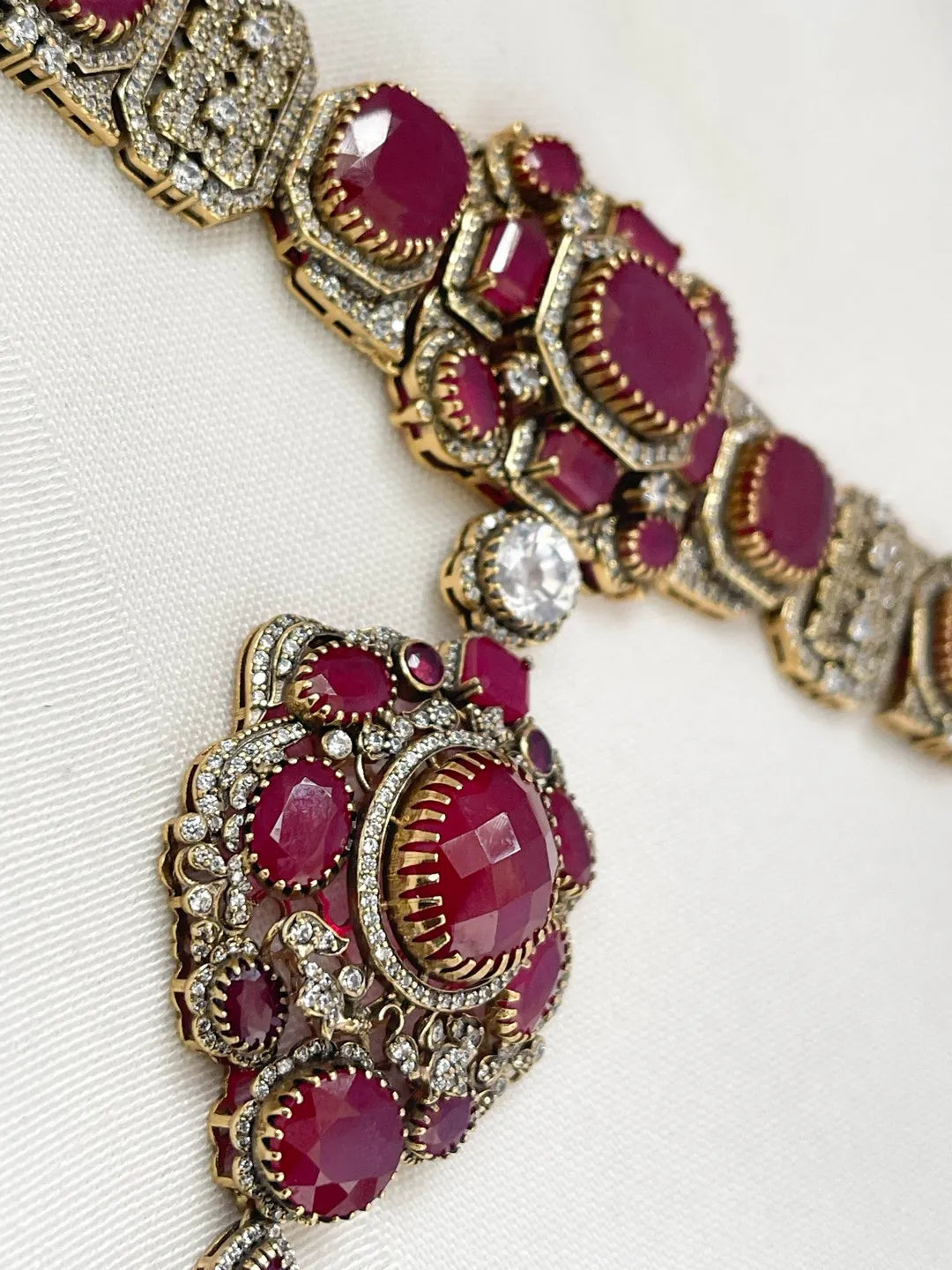 Ishhaara Kohinoor Ruby 925 Silver Necklace Set