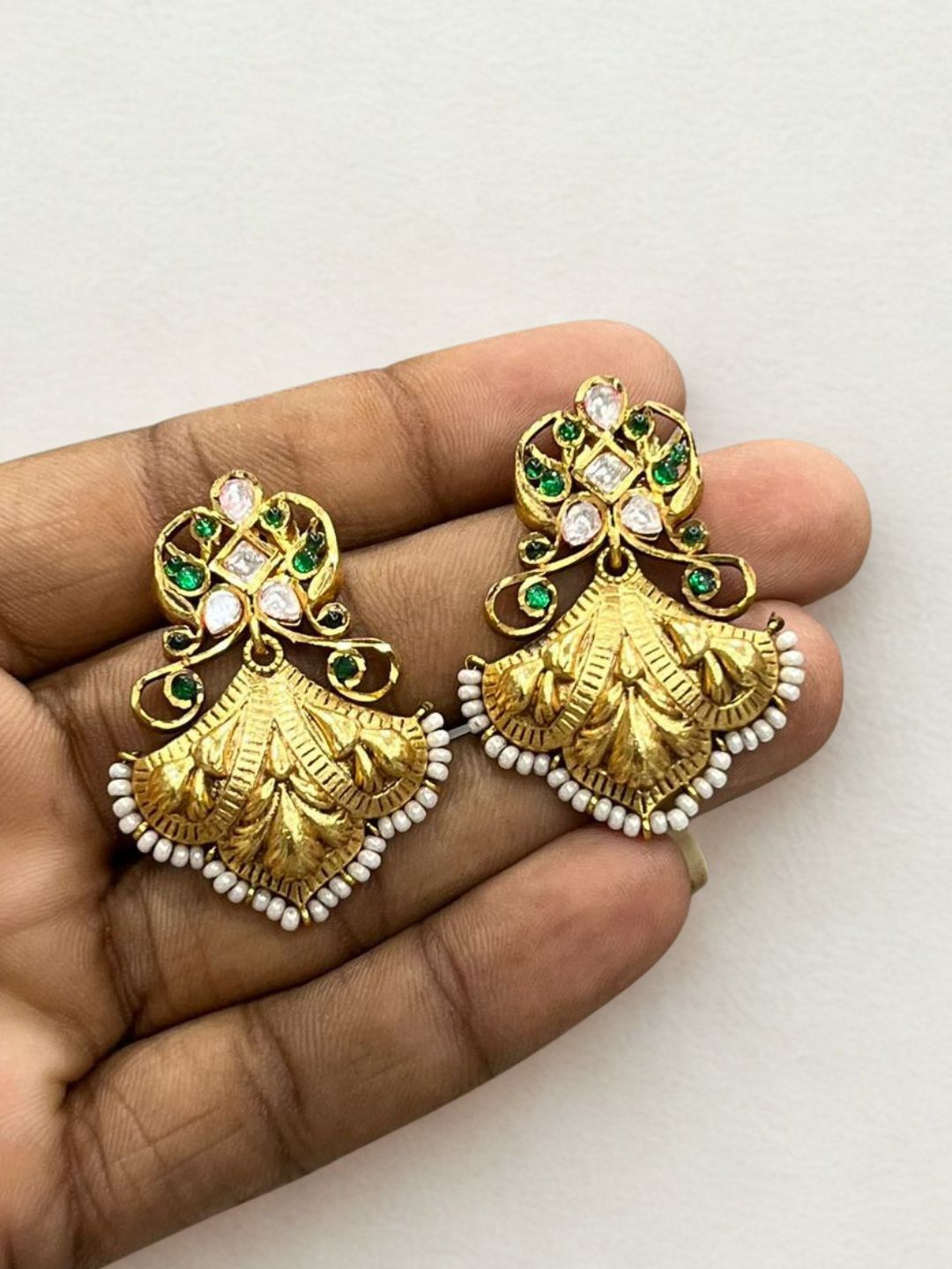 Ishhaara Kundan Antique Designer Studs
